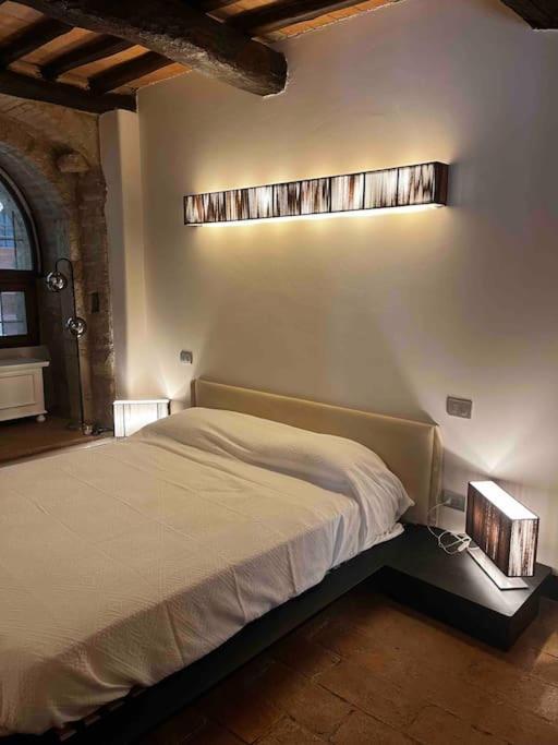 Medieval Tower In Umbria With Swimming Pool Montelagello المظهر الخارجي الصورة